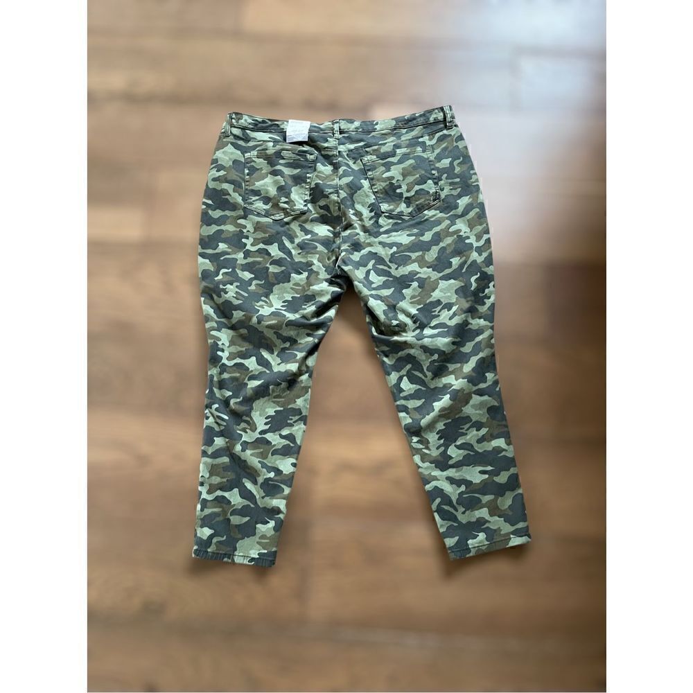 Style & Co Plus Curvy Fit Skinny in Camo - Picture 5 of 7